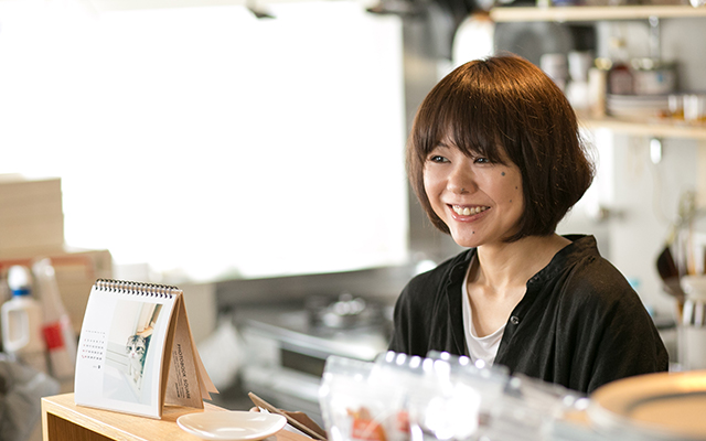 「スマホで撮った“かわいい毎日”が、お客さんのカフェ時間を彩ってくれています」