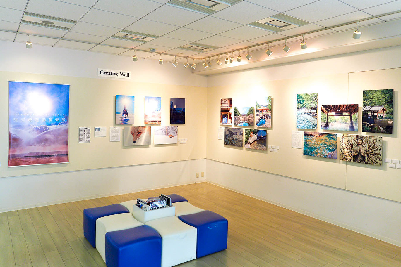 WALL DECORで制作された作品が並ぶアートギャラリー