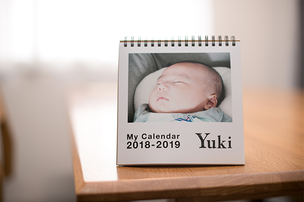 大変だった写真選びも、幸せな時間。家族の愛情が詰まったカレンダーが完成！