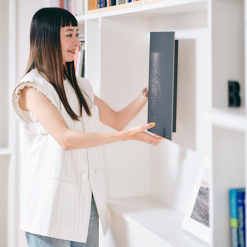 クリエイター・市川渚のこだわりの休日〜『X-E4』とプレミアムプリント&ウォールデコ〜